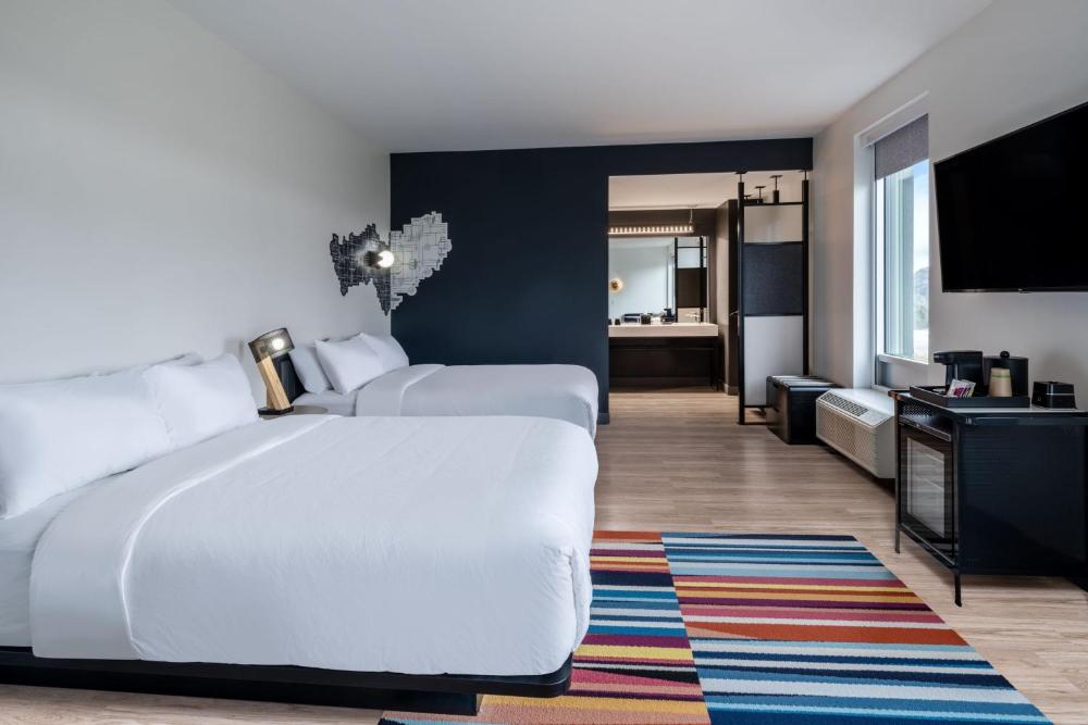 Queen Room with Two Queen Beds interior